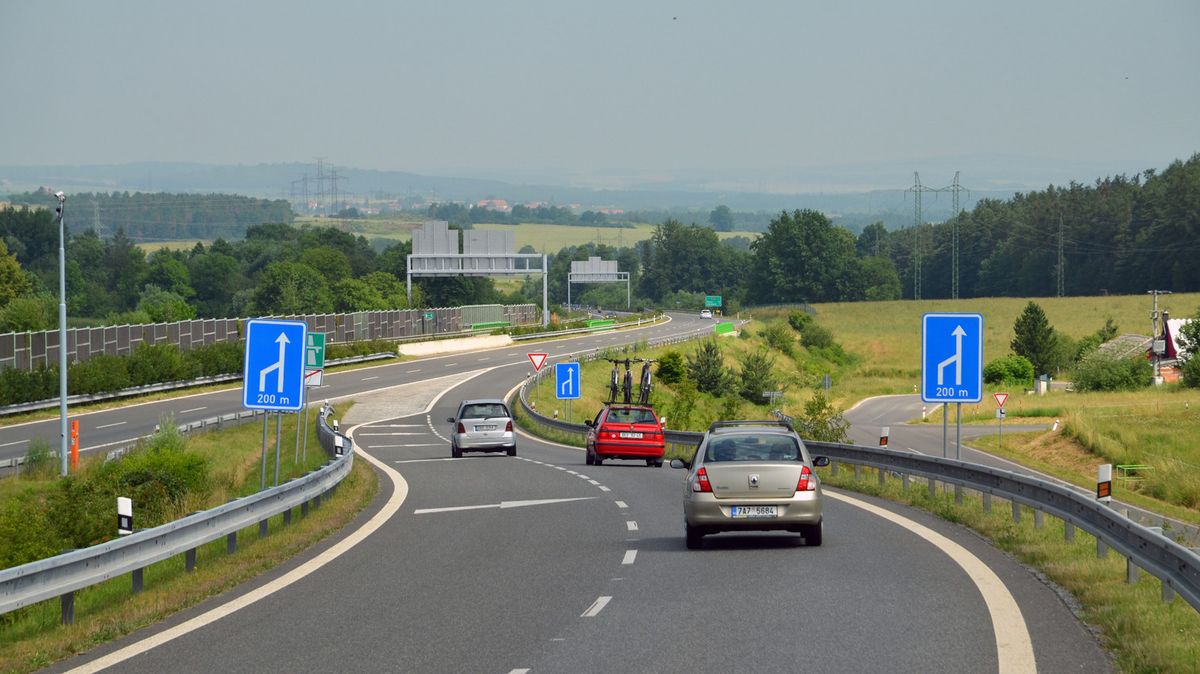 Poradíme, jak ušetřit při koupi dálniční známky. Když budete rychlí, lednové zdražení se vás nedotkne